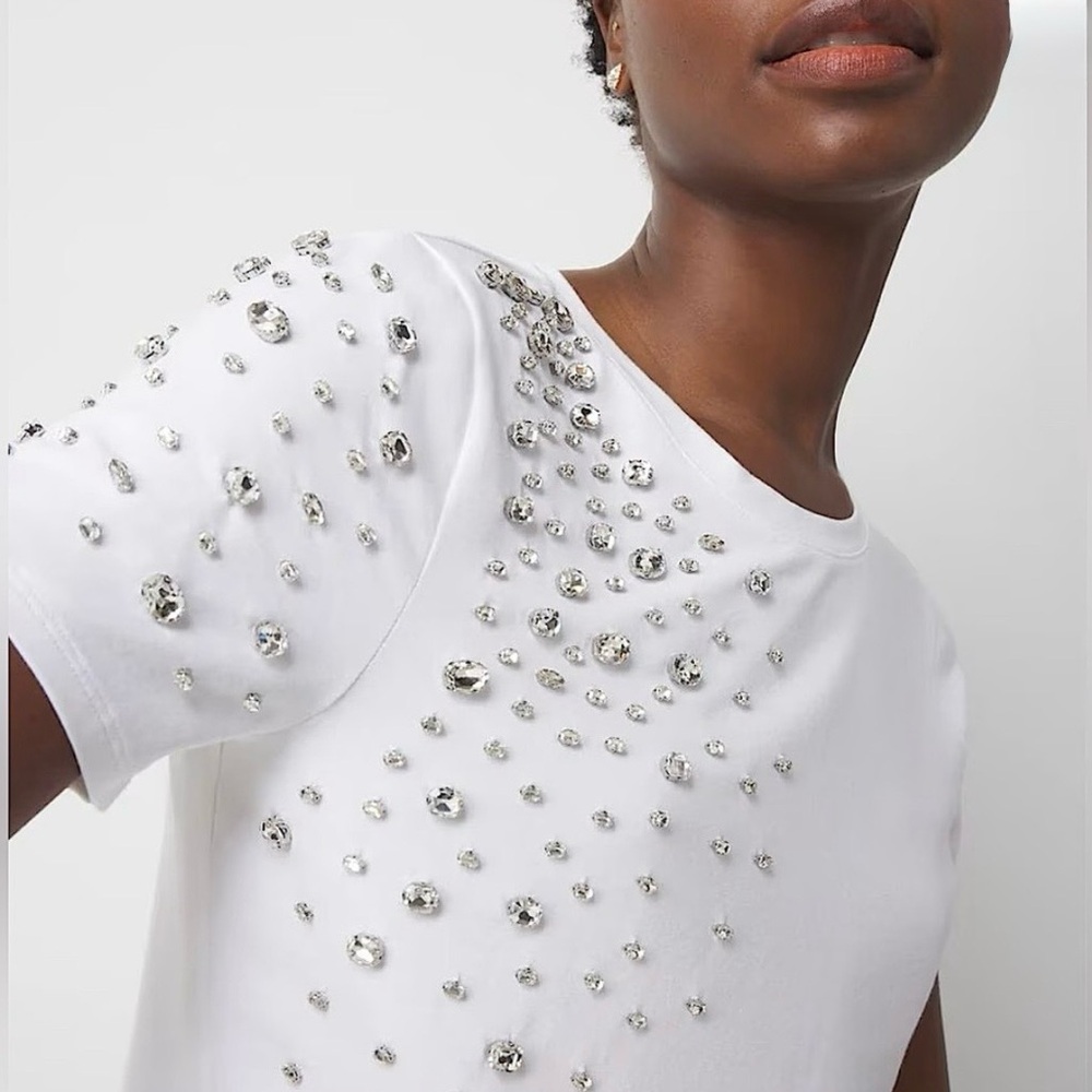 WHBM EMBELLISHED WHITE CREWNECK TEE